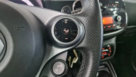 Smart fortwo 0.9 66kW (90CV) COUPE