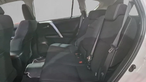 Toyota Rav4 2.5l hybrid 2WD Advance