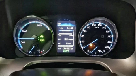 Toyota Rav4 2.5l hybrid 2WD Advance