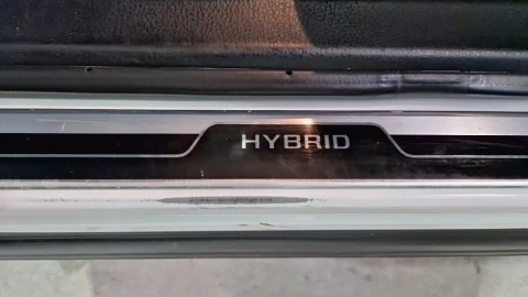 Toyota Rav4 2.5l hybrid 2WD Advance