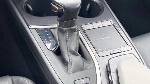 Lexus UX 2.0 250h Business