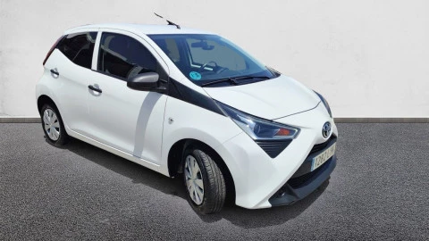 Toyota Aygo 1.0 70 x-play