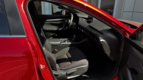 Mazda3 2.5L E-SKY G MHEV 103kW 6AT Centre-line