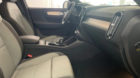 Volvo XC40 B3 G Core Auto 120 kW (163 CV)