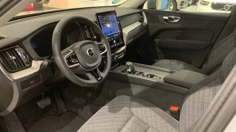 Volvo XC60 2.0 B5 G MHEV Core Auto AWD