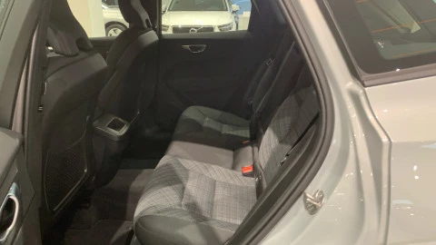 Volvo XC60 2.0 B5 G MHEV Core Auto AWD