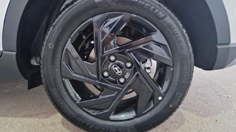 Hyundai Bayon 1.0T 66kW (90CV) Black Line