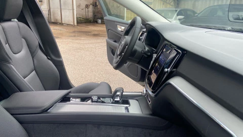 Volvo V60 2.0 B4 (D) Plus Dark Auto