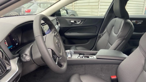 Volvo V60 2.0 B4 (D) Plus Dark Auto