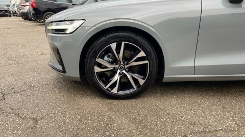 Volvo V60 2.0 B4 (D) Plus Dark Auto