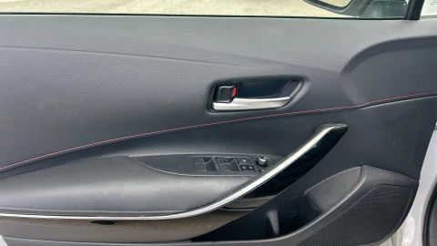 Toyota Corolla 2.0 180H GR-SPORT E-CVT
