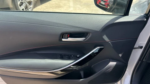 Toyota Corolla 2.0 180H GR-SPORT E-CVT