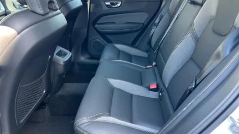 Volvo XC60 2.0 B5 G AWD Plus Dark Auto