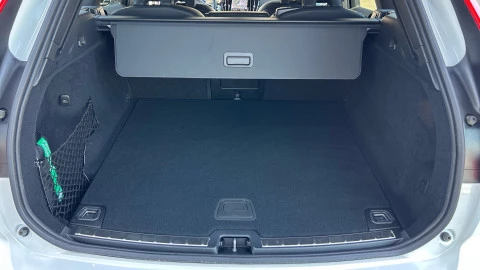 Volvo XC60 2.0 B5 G AWD Plus Dark Auto