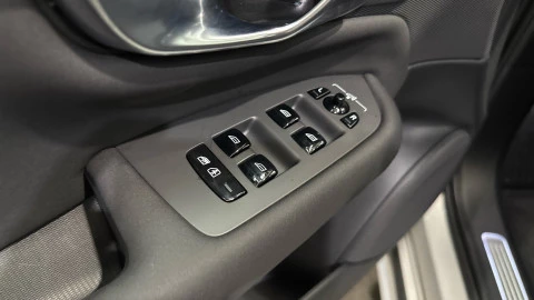 Volvo XC90 T8 Plus Dark Recharge AWD Auto 335 kW (455 CV)