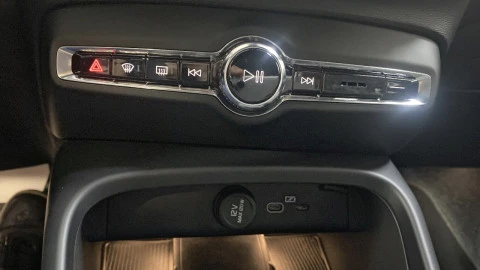 Volvo XC40 2.0 B3 G Core Auto