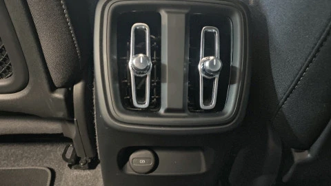 Volvo XC40 2.0 B3 G Core Auto
