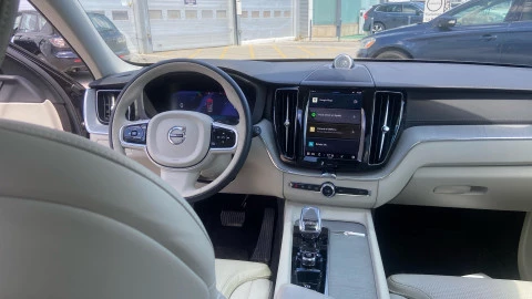 Volvo XC60 2.0 B5 G MHEV Ultra Dark Auto AWD