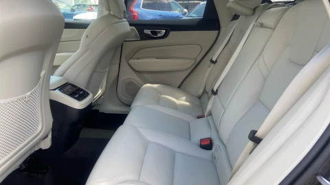 Volvo XC60 2.0 B5 G MHEV Ultra Dark Auto AWD