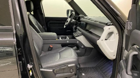 Land Rover Defender 2.0 Si4 404 S 110 Auto 4WD PHEV