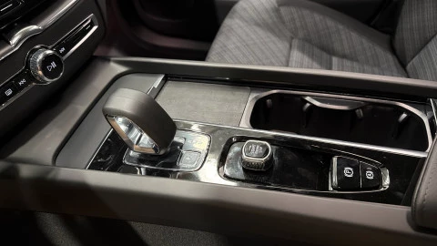 Volvo XC60 B5 G MHEV Core AWD Auto 184 kW (250 CV)