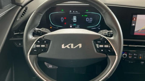Kia Niro 1.6 GDi HEV 104kW (141CV) Concept