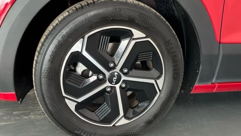 Kia Niro 1.6 GDi HEV 104kW (141CV) Concept
