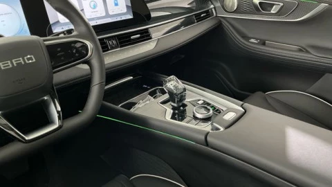 EBRO S700 1.5 TGDI PHEV Luxury E-CVT