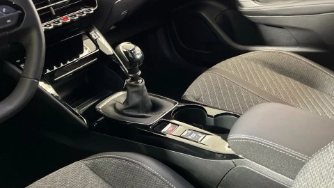 Peugeot 2008 Allure Pack Puretech 100 S&S 6 Vel. MAN