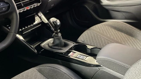 Peugeot 2008 Allure Pack Puretech 100 S&S 6 Vel. MAN