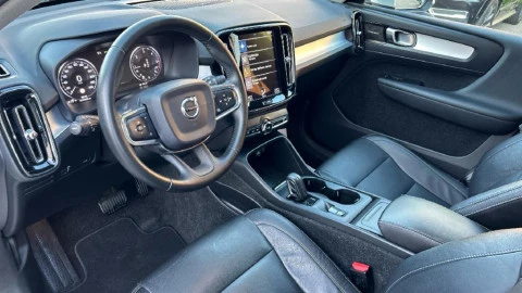 Volvo XC40 2.0 D4 AWD Momentum Auto