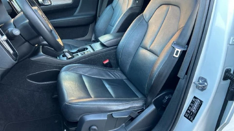 Volvo XC40 2.0 D4 AWD Momentum Auto