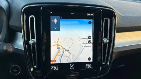 Volvo XC40 2.0 D4 AWD Momentum Auto