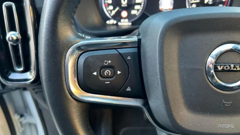 Volvo XC40 2.0 D4 AWD Momentum Auto