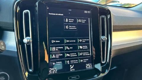 Volvo XC40 2.0 D4 AWD Momentum Auto