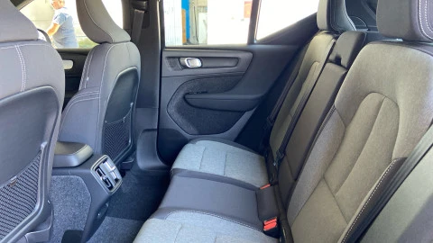 Volvo XC40 2.0 B3 G Plus Dark Auto