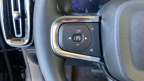 Volvo XC40 2.0 B3 G Plus Dark Auto