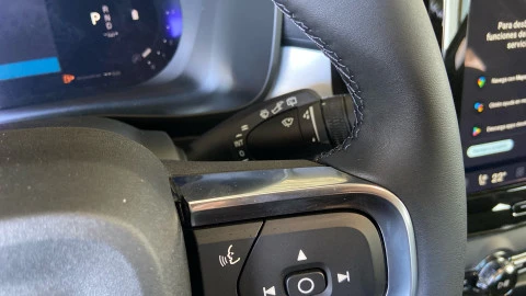 Volvo XC40 2.0 B3 G Plus Dark Auto
