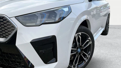 BMW iX2 XDRIVE30