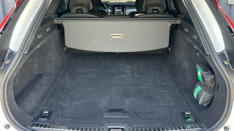 Volvo V90 2.0 T6 AWD Recharge Ultra Dark Auto