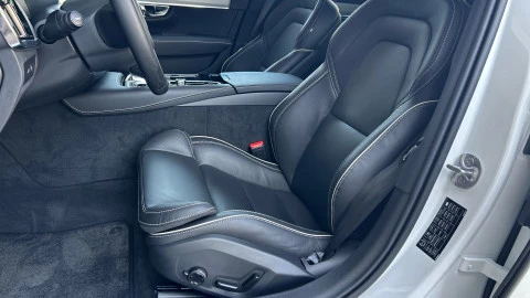 Volvo V90 2.0 T6 AWD Recharge Ultra Dark Auto