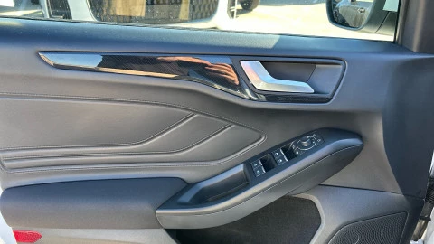 Ford Focus 1.0 Ecoboost MHEV 114kW ST-Line Auto