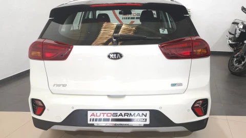 Kia Niro 1.6 GDi HEV 104kW (141CV) Drive