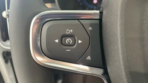 Volvo XC40 B3 G Core Auto 120 kW (163 CV)