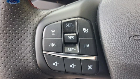 Ford Focus 1.0 Ecoboost MHEV 114kW ST-Line Auto