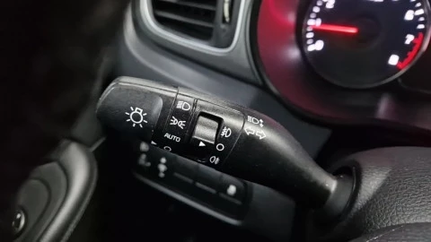 Kia Carens 1.6 GDi 99kW (135CV) Drive