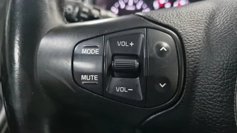 Kia Carens 1.6 GDi 99kW (135CV) Drive