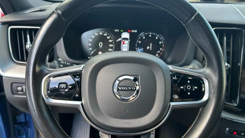 Volvo XC60 2.0 B4 G R-Design Auto