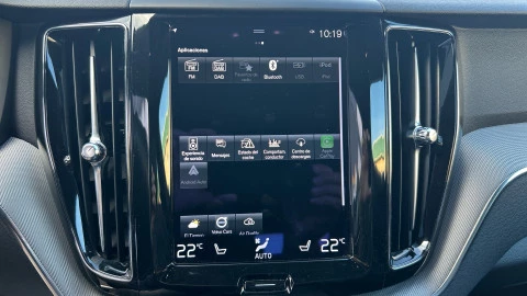 Volvo XC60 2.0 B4 G R-Design Auto