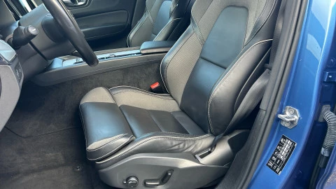 Volvo XC60 2.0 B4 G R-Design Auto